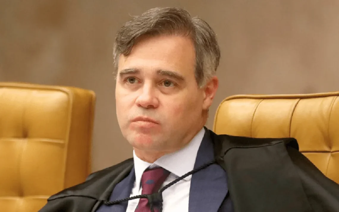 contratação, de serviços, jurídicos sem licitação, contratação irregular de serviços jurídicos;