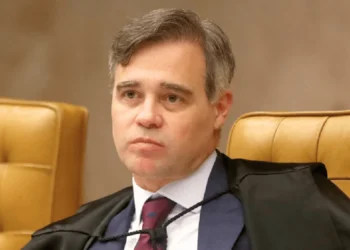 contratação, de serviços, jurídicos sem licitação, contratação irregular de serviços jurídicos;