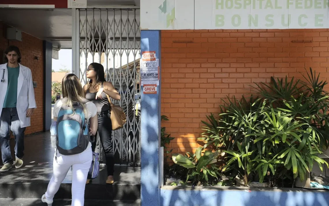 instituições de saúde, unidades hospitalares, estabelecimentos de saúde;