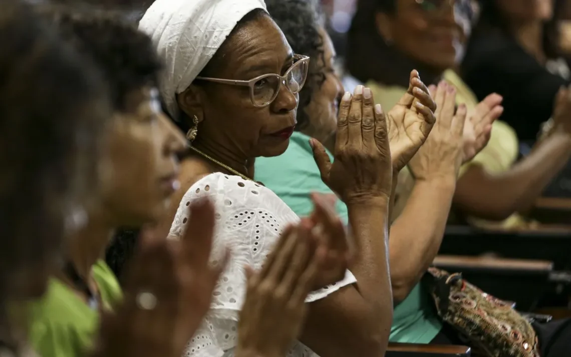 entidades, campanha, negros, nos parlamentos;