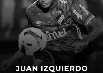 jogador, zagueiro, atleta;