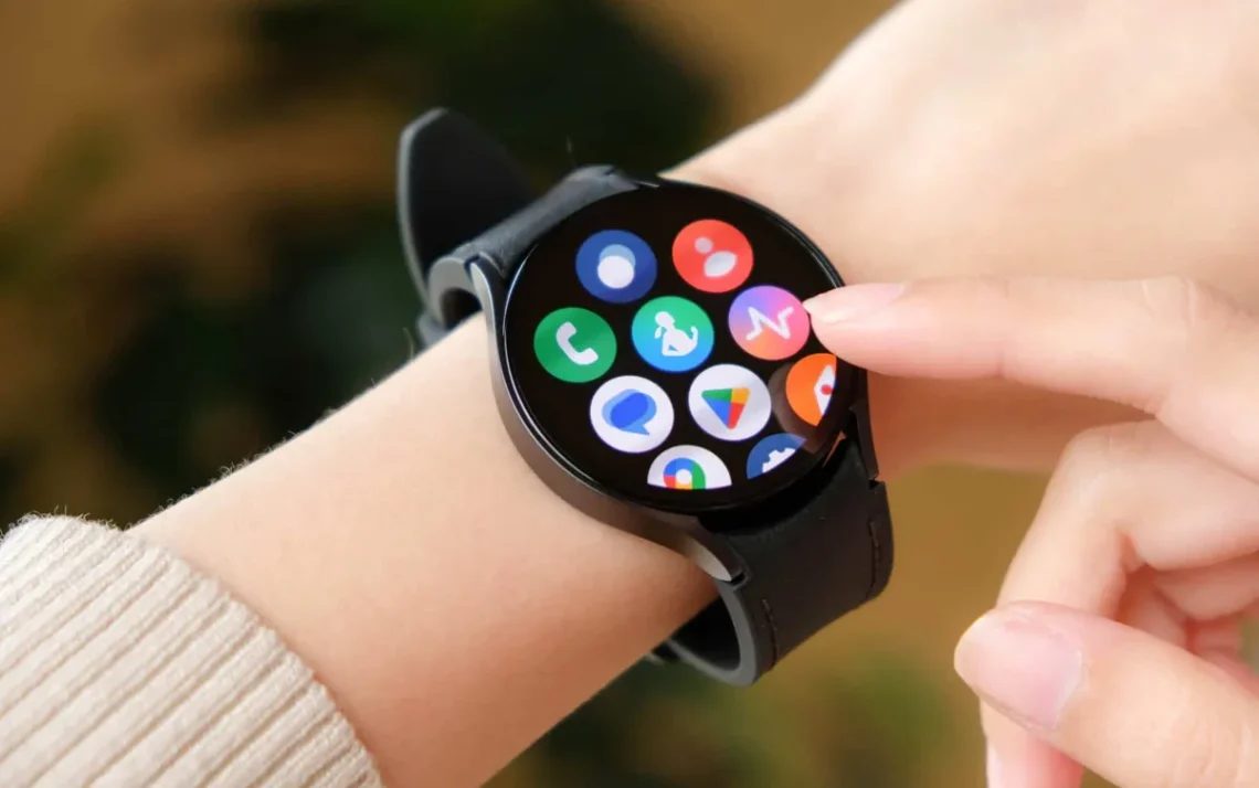 smartwatch, relógio inteligente;