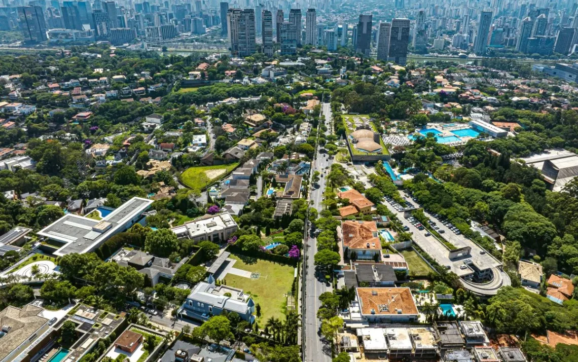 bairro, região, localidade;