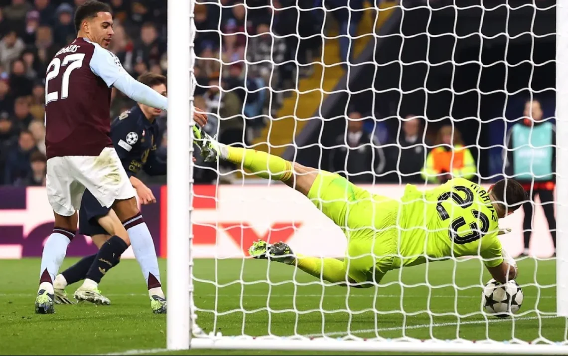 Dibu Martínez faz defesa mitológica, e Aston Villa fica no empate com a Juventus na Champions - Foto: @ ESPN - Todos os direitos: @ ESPN