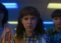 Millie Bobby Brown, Finn Wolfhard, e Noah Schnapp em cena de Stranger Things — Foto: IMDB - Todos os direitos: © Revista Quem