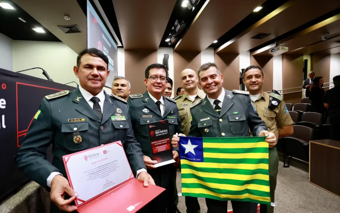 Polícia, Militar, Ministério Público;