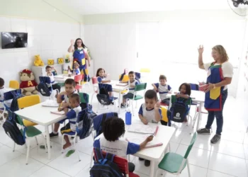 educação básica, ensino fundamental, ensino médio, escola pública