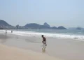 Praia, de Copacabana, PEC, das Praias, Maré, cheia, áreas, protegidas por, legislação específica.';