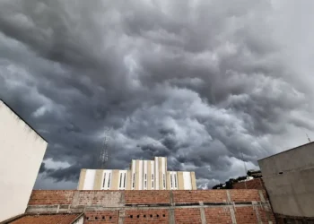 chuva forte, tempestade, precipitação intensa