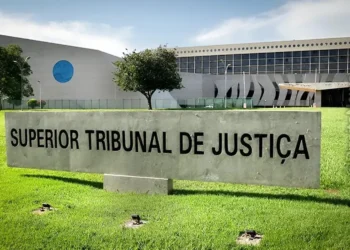 tribunal, julgamento, sessões, advogados;