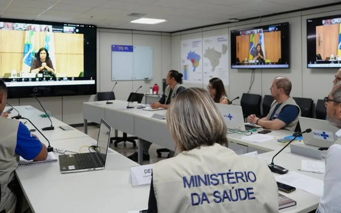 Reunião semanal do COE Dengue fortalece a parceria entre a pasta e as entidades para alinhar estratégias de enfrentamento a doenças como dengue, Zika e chikungunya - Todos os direitos: @ Ministério da Saúde