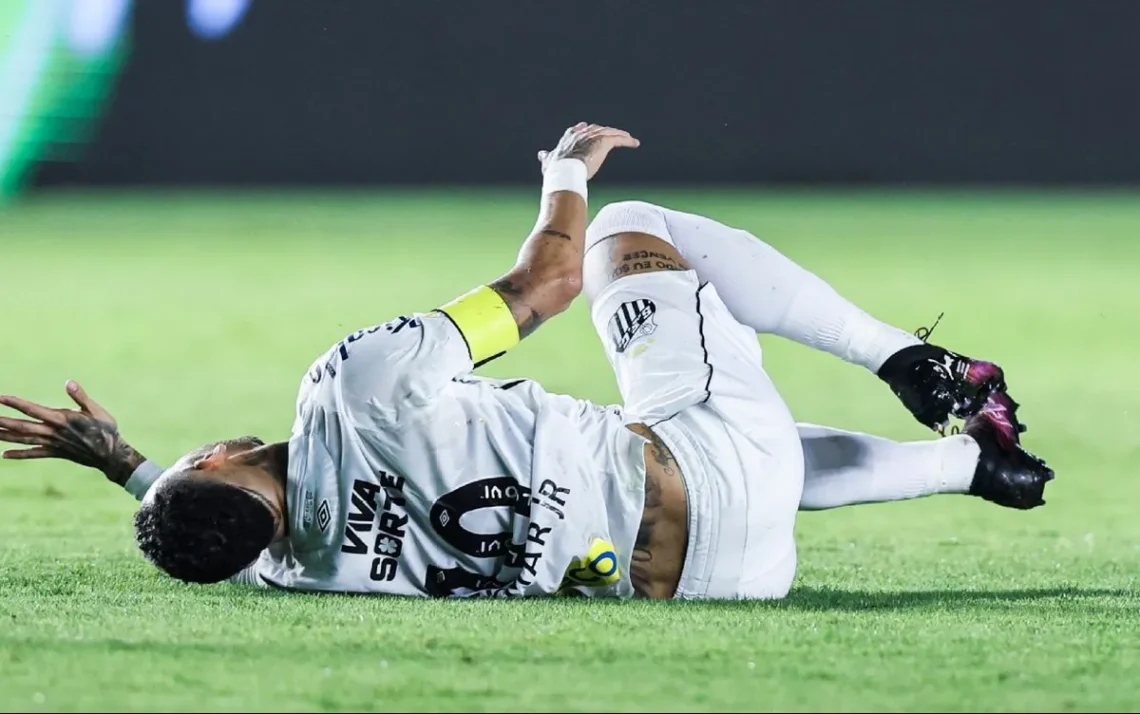 Como Neymar já virou 'rei das faltas' do Paulistão mesmo com só 120 minutos em campo no Santos - Foto: @ ESPN - Todos os direitos: @ ESPN