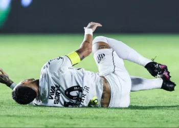 Como Neymar já virou 'rei das faltas' do Paulistão mesmo com só 120 minutos em campo no Santos - Foto: @ ESPN - Todos os direitos: @ ESPN